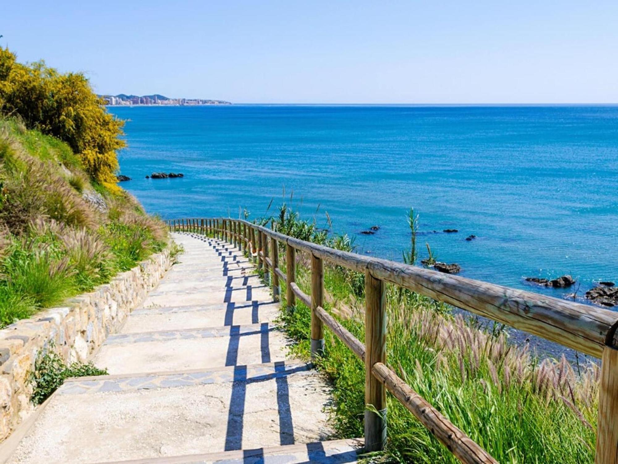 Belvilla By Oyo Estudio Benal Beach Malaga Bagian luar foto